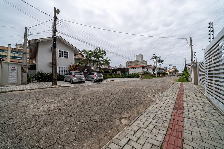 028 - Lindo Residencial com Piscina e Jacuzzi na praia de Bo