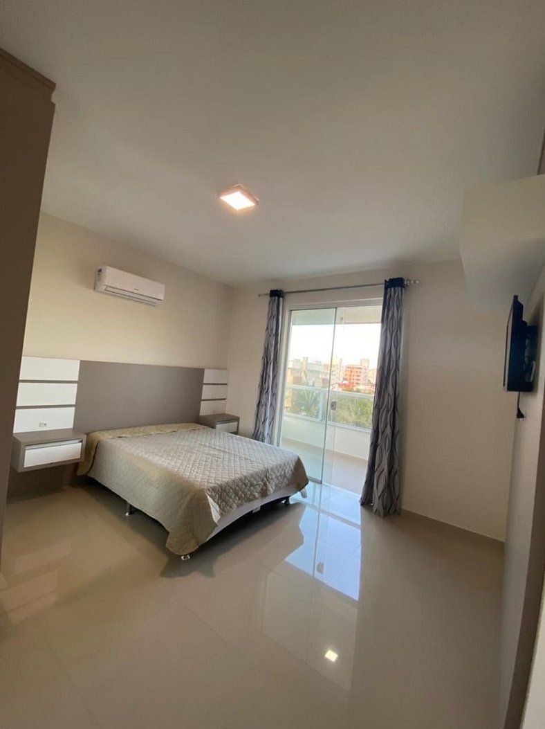 051 - Excelente Apartamento na Praia de Bombas