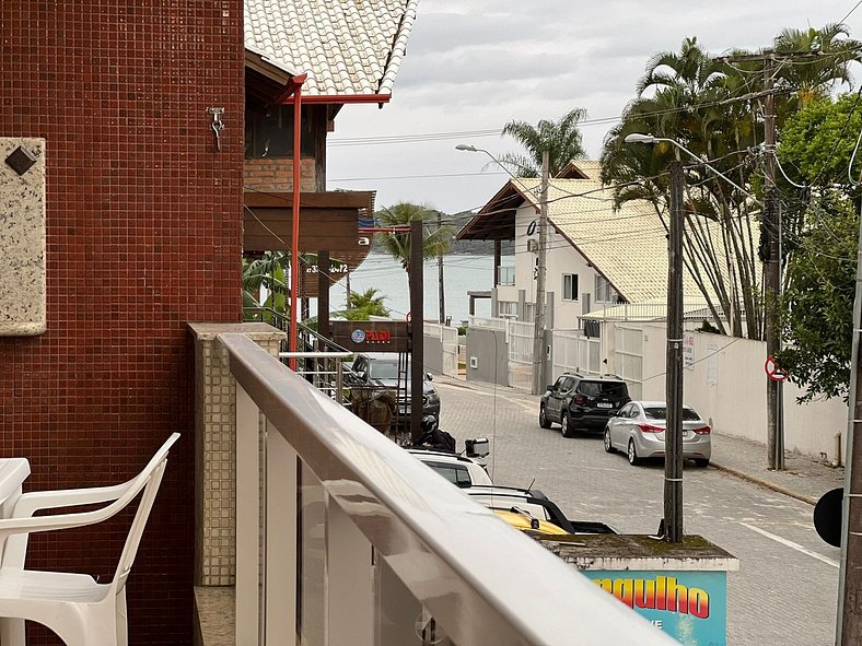 209 - Apartamento de 3 quartos no centro de Bombinhas