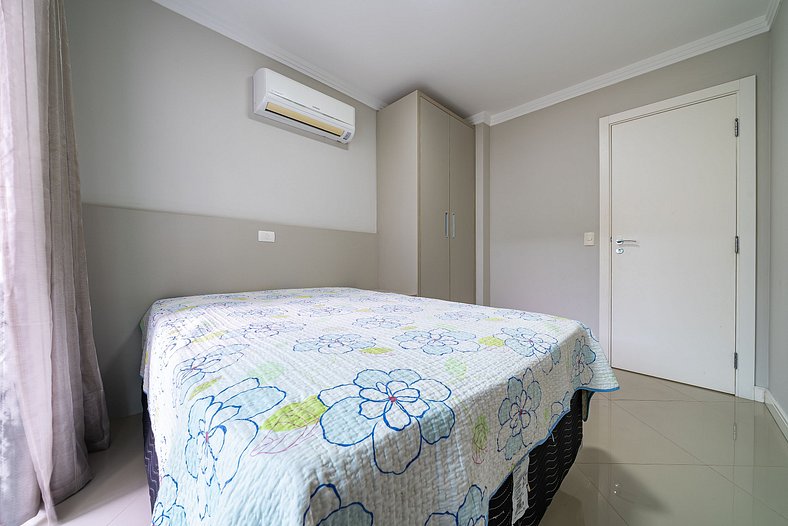 250 - Apartamento completo com 3 quartos em Santa Catarina p