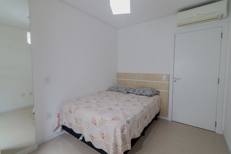 304 - Apartamento de três dormitórios sendo uma suíte em ape