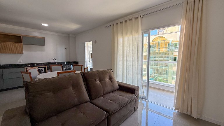 407- Apartamento 2 suítes próximo a praia