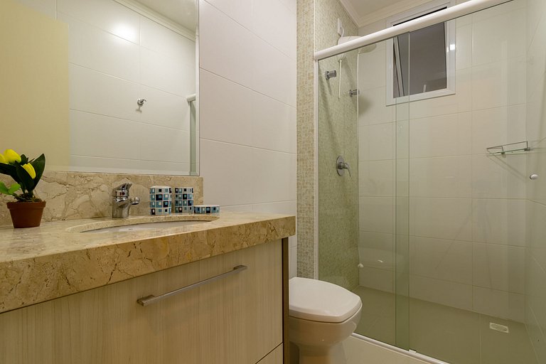 188 - Apartamento em 4 ilhas Acrópole com 03 dormitórios