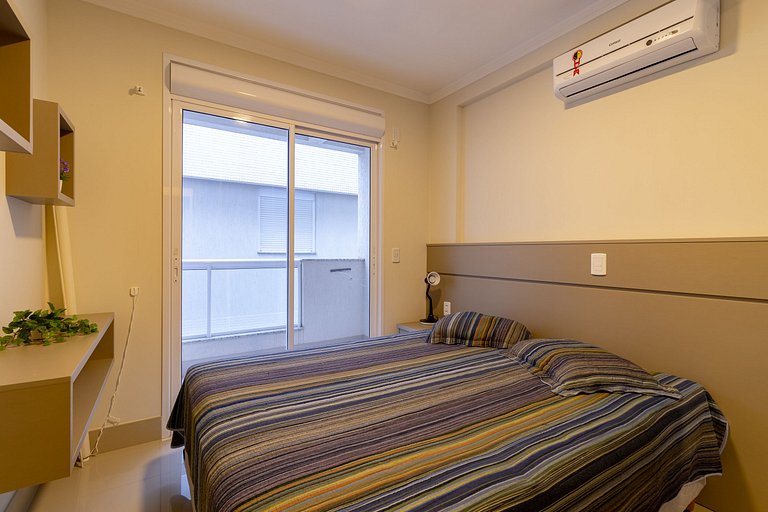 188 - Apartamento em 4 ilhas Acrópole com 03 dormitórios