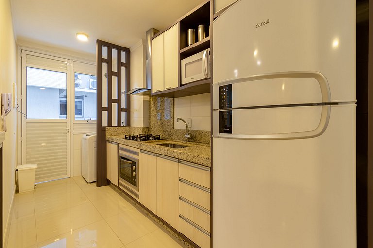 Apartamento em 4 ilhas - apto com 03 Quartos, a 100m da prai