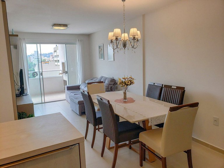 041 - Amplo Apartamento na Praia de Bombas