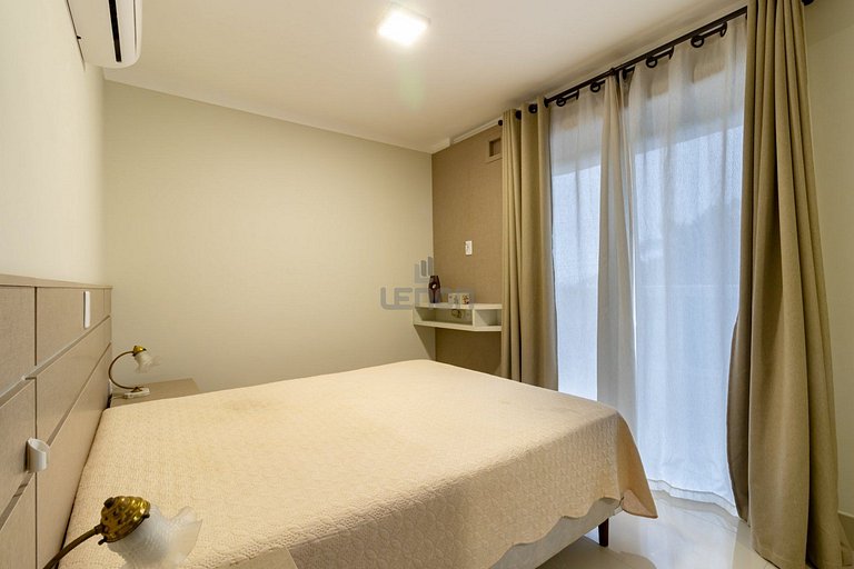173 - Apartamento em 4 Ilhas com Piscina