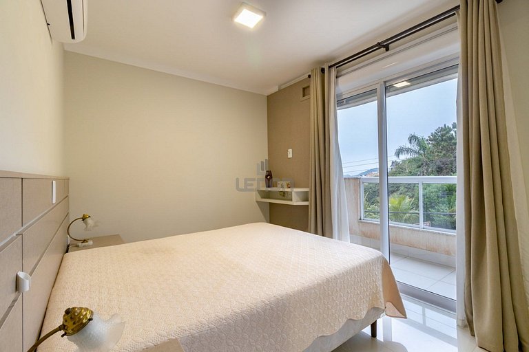 173 - Apartamento em 4 Ilhas com Piscina