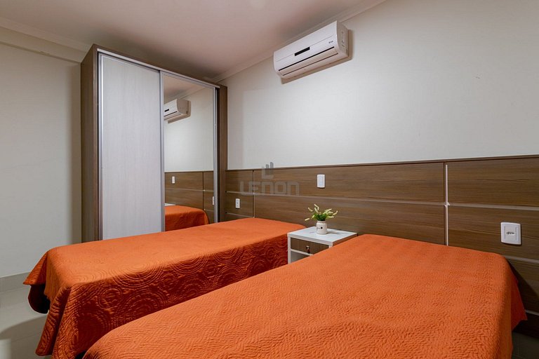173 - Apartamento em 4 Ilhas com Piscina