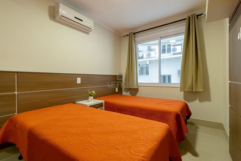 173 - Apartamento em 4 Ilhas com Piscina