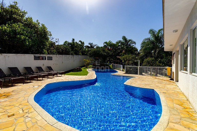 173 - Apartamento em 4 Ilhas com Piscina