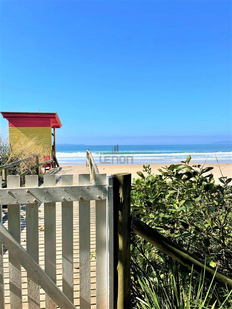 149 - Casa pé na areia Mariscal com 04 dormitórios
