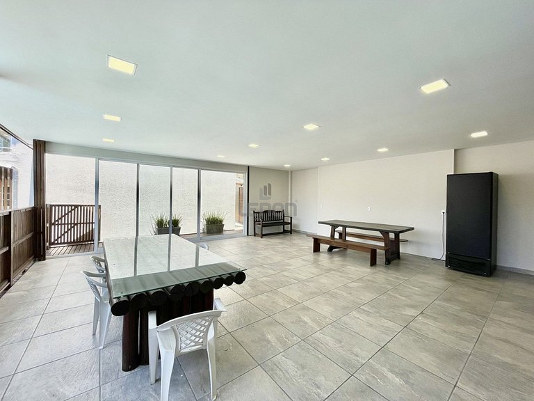 024 - Residencial com Piscina e Jacuzzi em Bombas