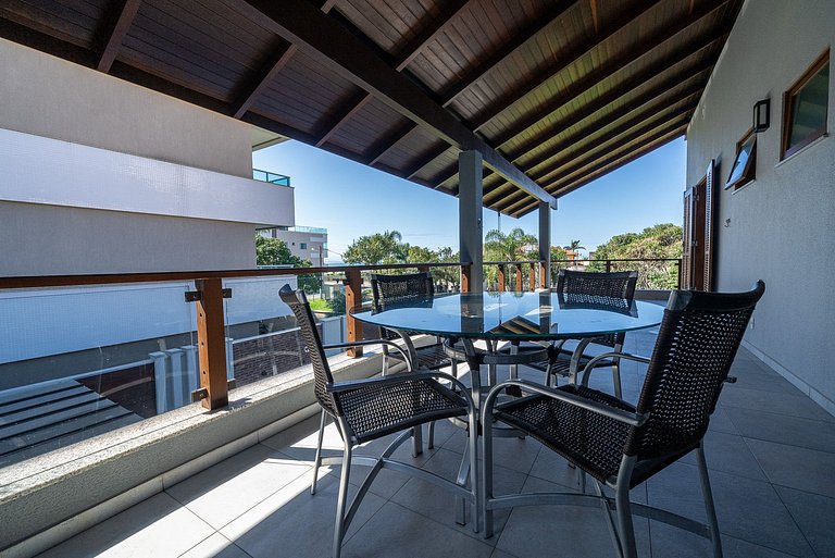 192 - Casa luxo com 5 suítes e piscina aquecida