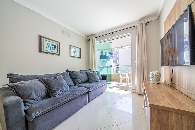 Apartamento em Bombas a aproximadamente 50m da praia.