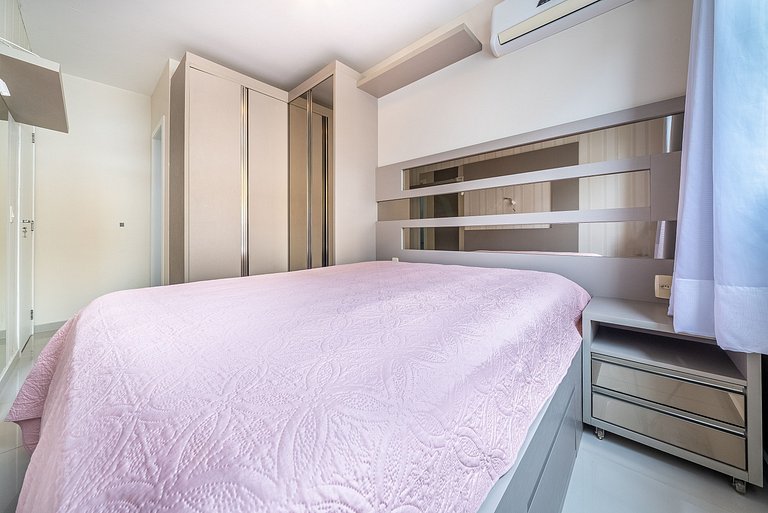 059 - Apartamento 2 Dormitórios na praia de Bombas