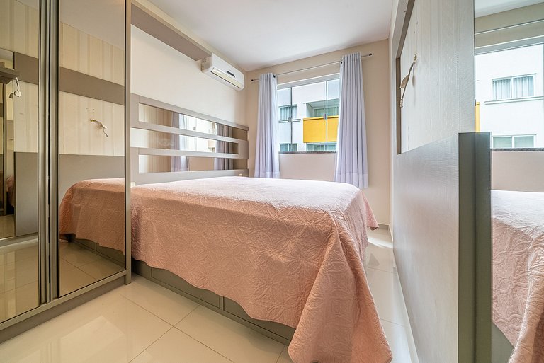 059 - Apartamento 2 Dormitórios na praia de Bombas