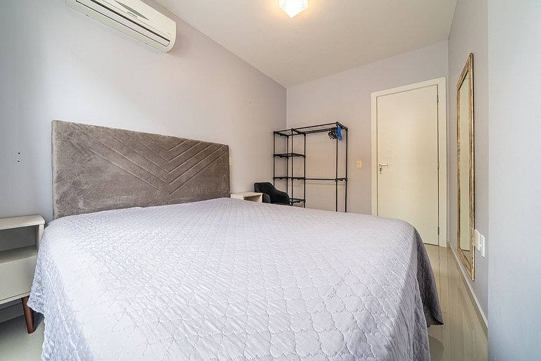 059 - Apartamento 2 Dormitórios na praia de Bombas