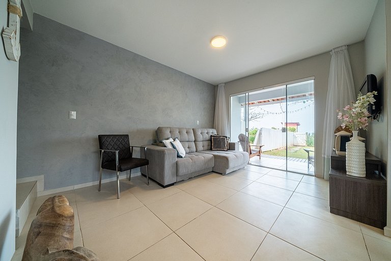 149 - Casa pé na areia Mariscal com 04 dormitórios