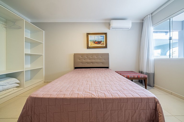148 - Casa pé na areia Mariscal com 04 dormitórios