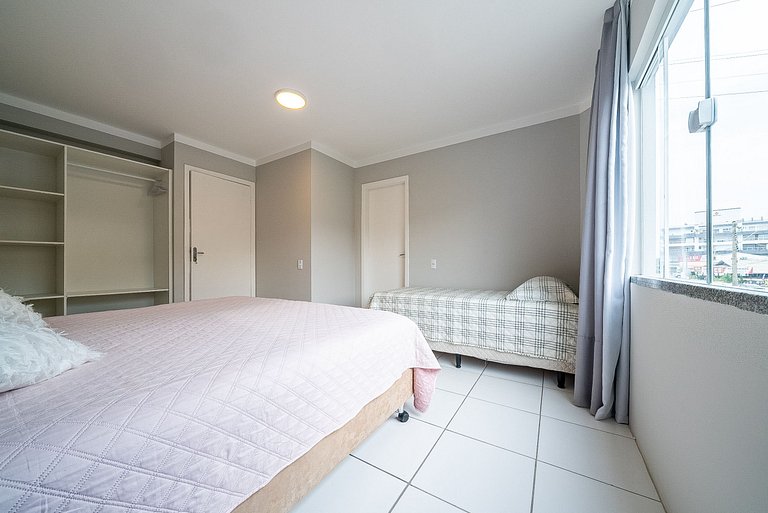 148 - Casa pé na areia Mariscal com 04 dormitórios