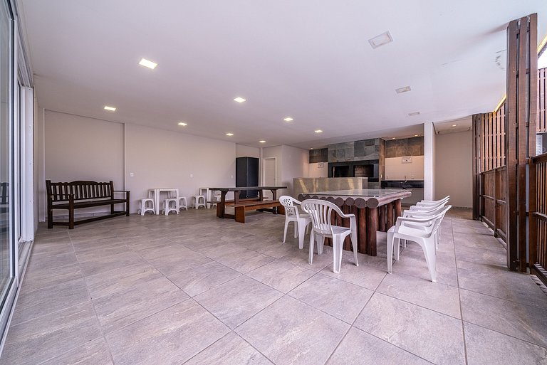 021 -Residencial com Piscina e Jacuzzi em Bombas