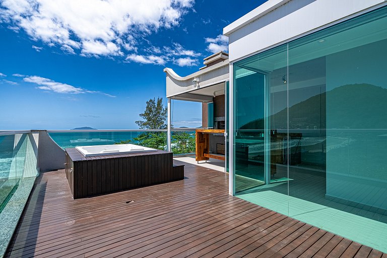 110 - Cobertura duplex com vista panorâmica para a Praia de