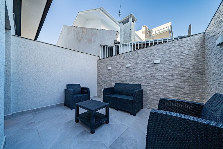 167 - Apartamento duplex 2 suítes em Canto Grande.