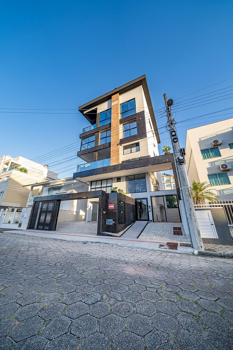 167 - Apartamento duplex 2 suítes em Canto Grande.