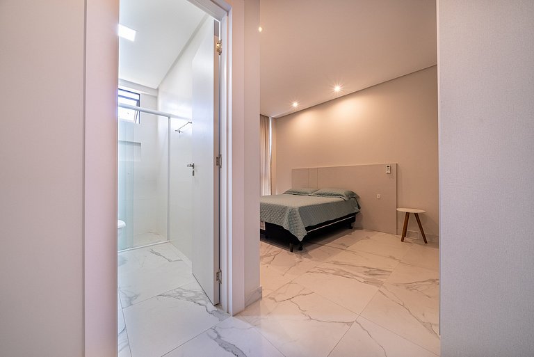 015 - Apartamento alto padrão próximo ao centro e à Praia de