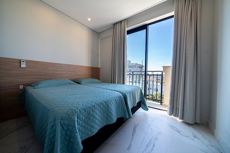 015 - Apartamento alto padrão próximo ao centro e à Praia de