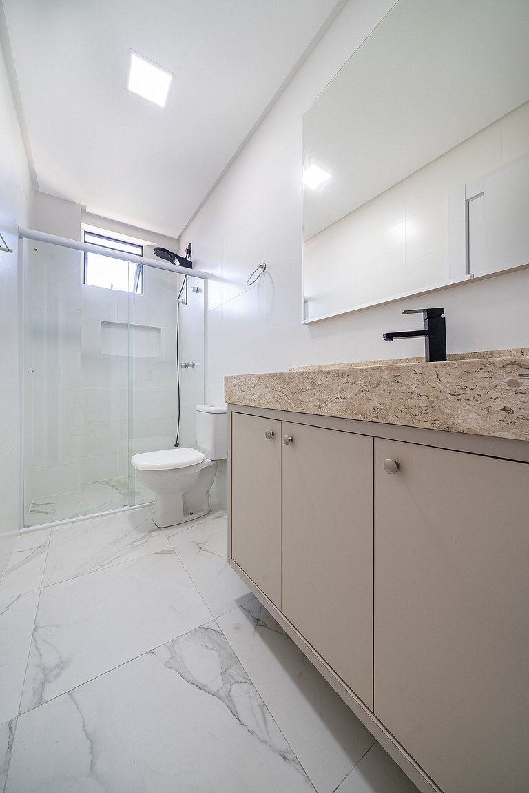 015 - Apartamento alto padrão próximo ao centro e à Praia de
