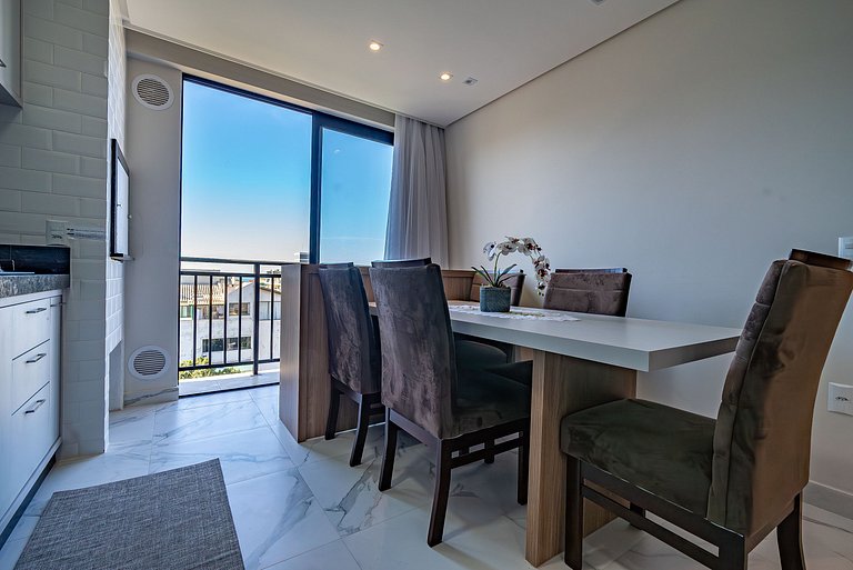 015 - Apartamento alto padrão próximo ao centro e à Praia de