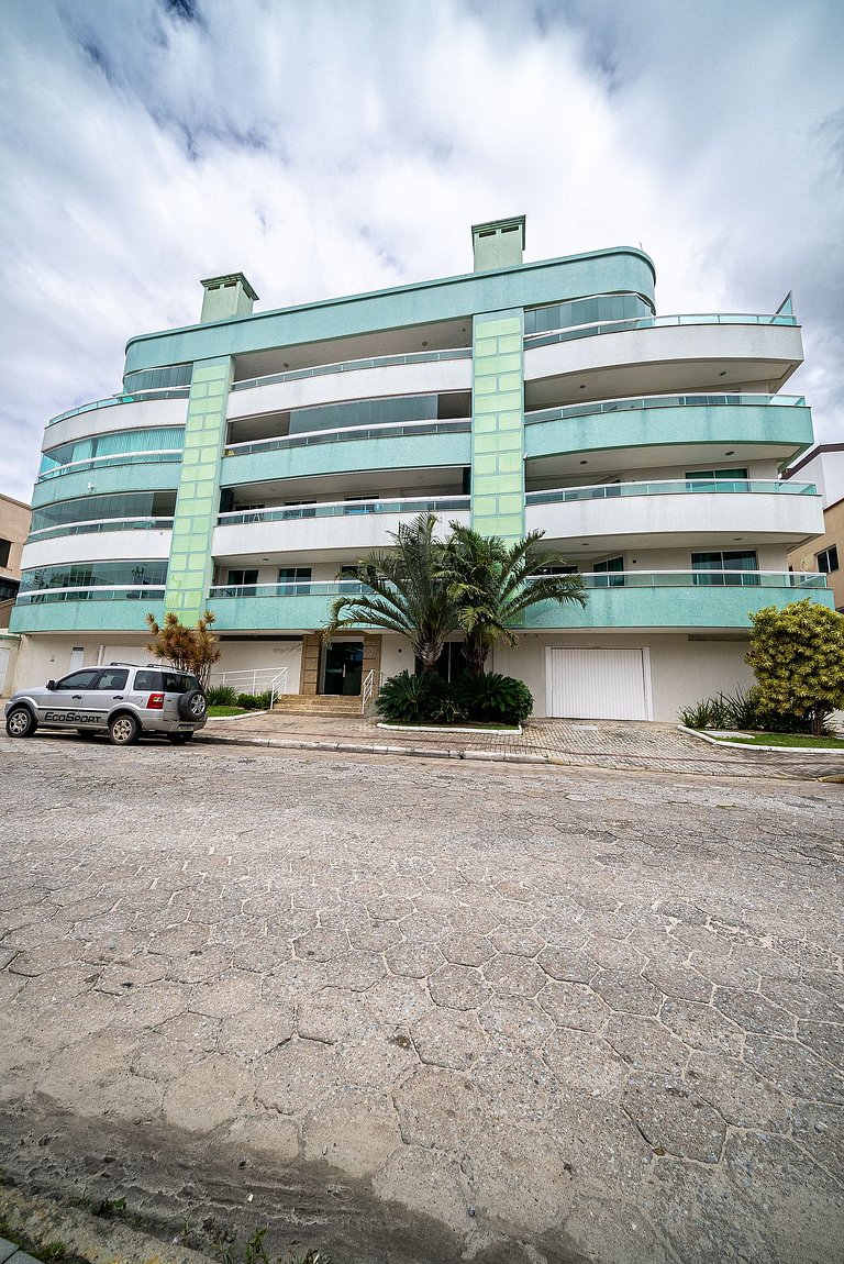 113 - Apto 3 dorm c/ sacada 130m do mar