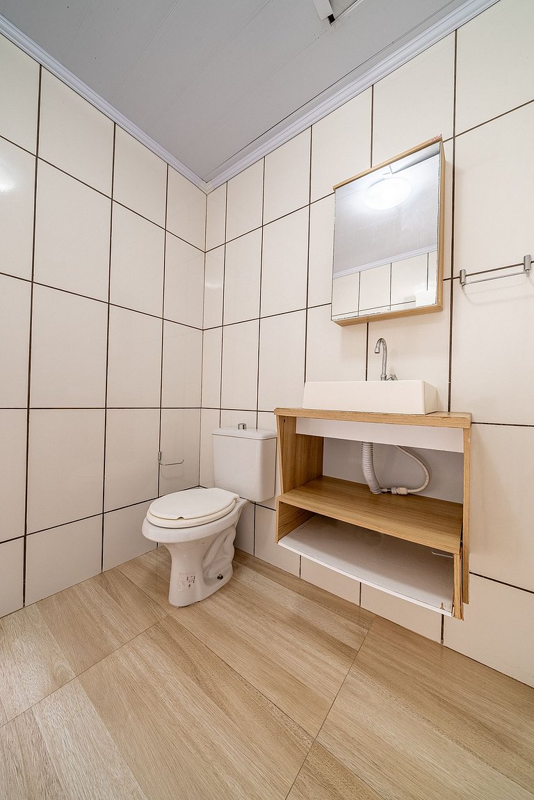 021 -Residencial com Piscina e Jacuzzi em Bombas