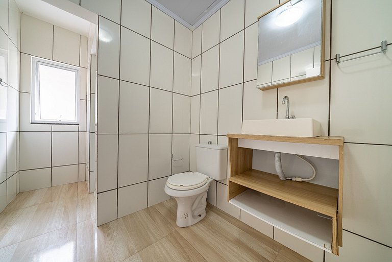 021 -Residencial com Piscina e Jacuzzi em Bombas