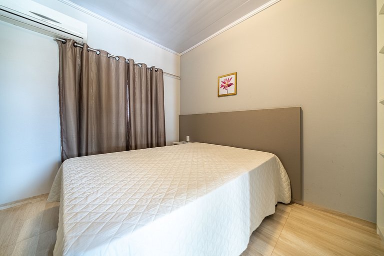 021 -Residencial com Piscina e Jacuzzi em Bombas