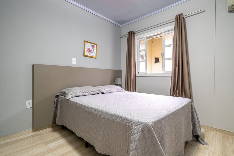 022 - Residencial com Piscina e Jacuzzi em Bombas
