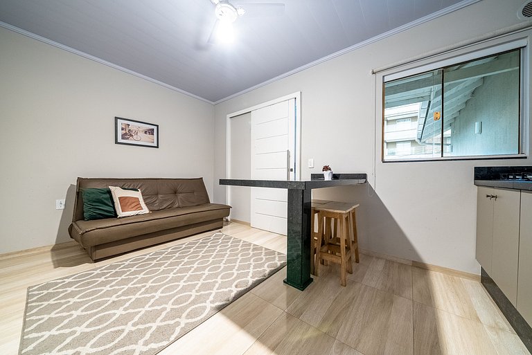 022 - Residencial com Piscina e Jacuzzi em Bombas