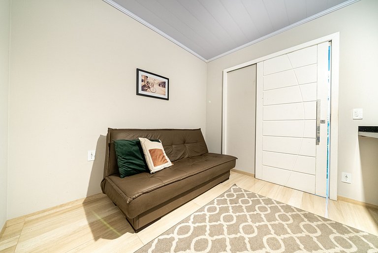 022 - Residencial com Piscina e Jacuzzi em Bombas