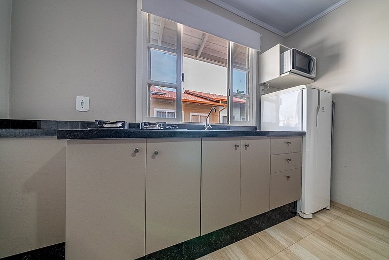 024 - Residencial com Piscina e Jacuzzi em Bombas