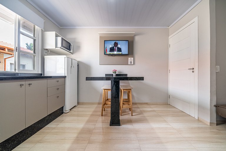 024 - Residencial com Piscina e Jacuzzi em Bombas