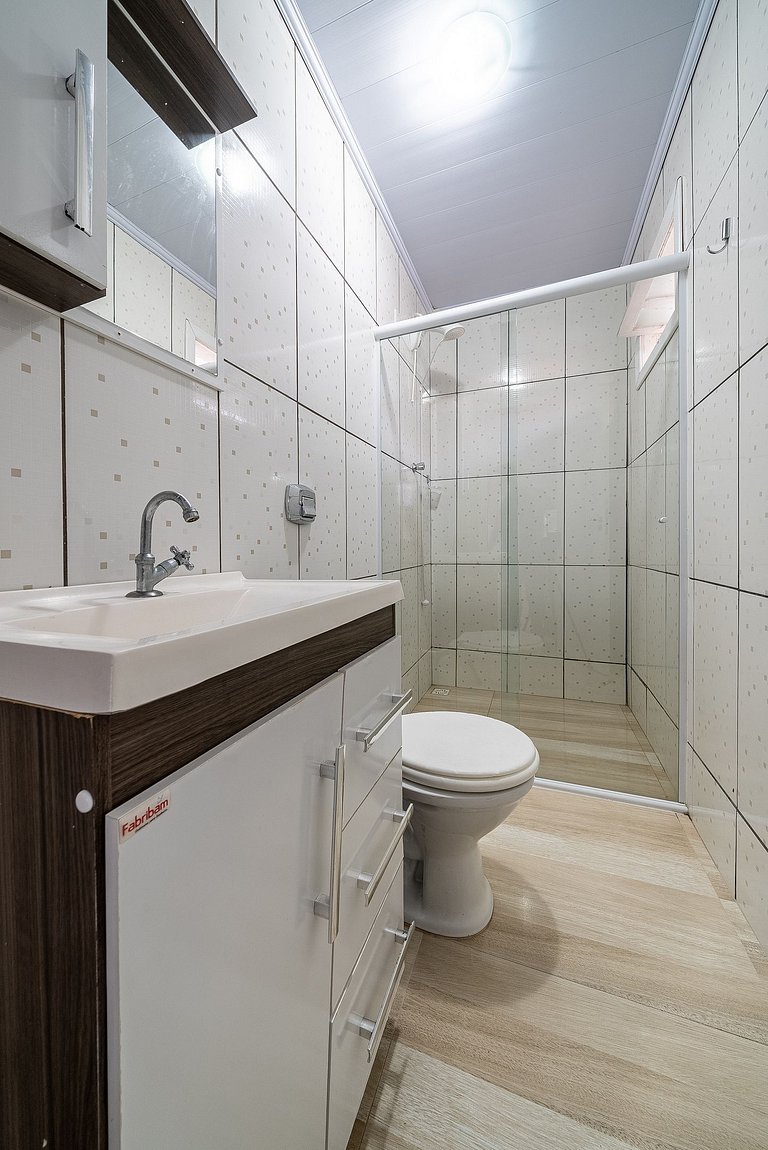 024 - Residencial com Piscina e Jacuzzi em Bombas