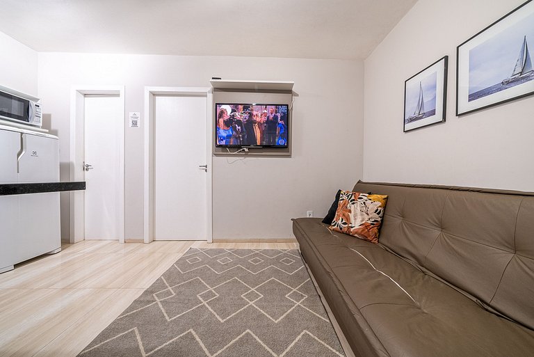 025 - Residencial com Piscina e Jacuzzi em Bombas