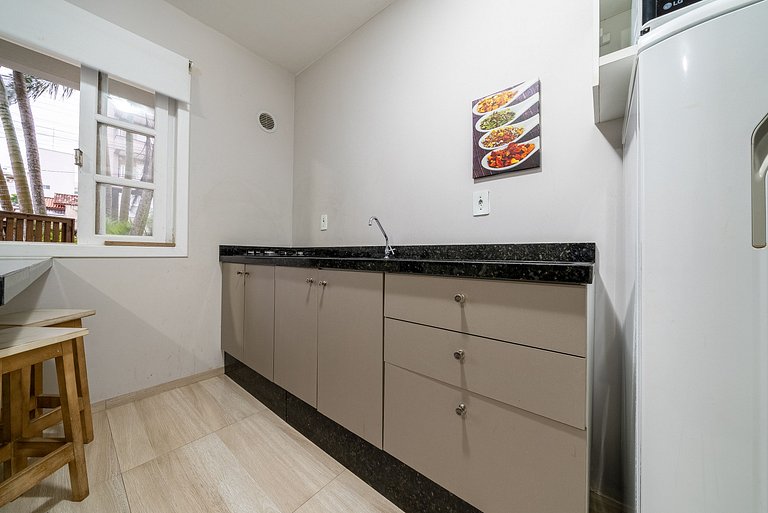 025 - Residencial com Piscina e Jacuzzi em Bombas