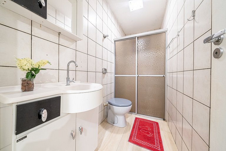 025 - Residencial com Piscina e Jacuzzi em Bombas