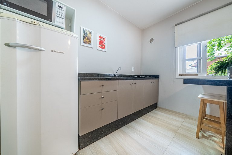 026 - Residencial com Piscina e Jacuzzi em Bombas