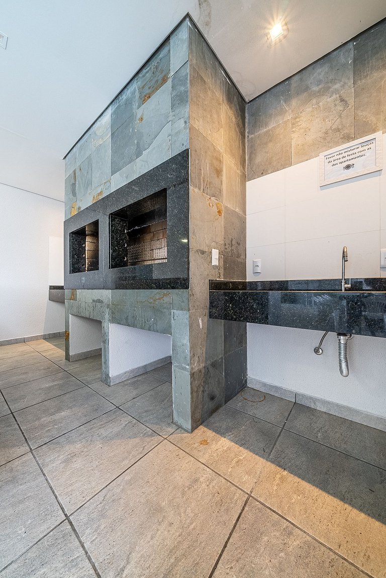 026 - Residencial com Piscina e Jacuzzi em Bombas
