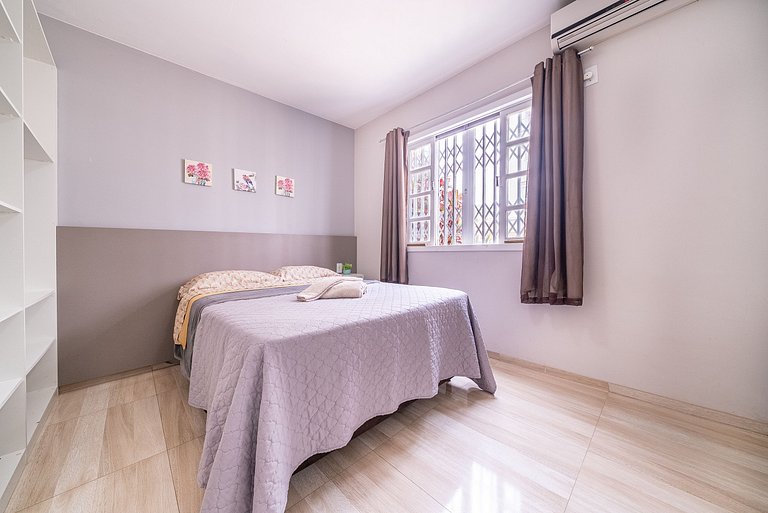 028 - Residencial com Piscina e Jacuzzi em Bombas