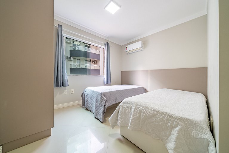 248 - Lindo apartamento na praia de Bombas